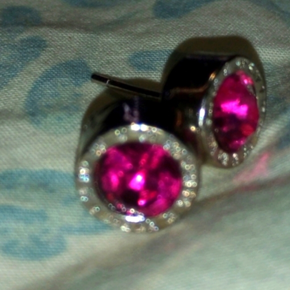 NEW! Pretty Pink Stud Earrings - HYPOALLERGENIC! - Picture 6 of 8